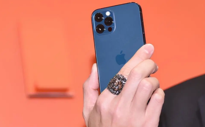 咸宁苹果手机维修分享iPhone12系列重启方法教程 